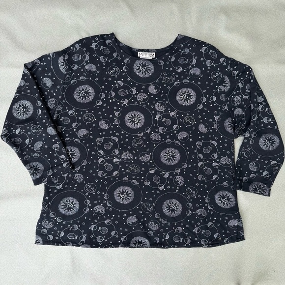 Katelyn Rose Tops - Vintage Katelyn Rose Women’s Black Moon Sun Planets Print Top Made In USA L